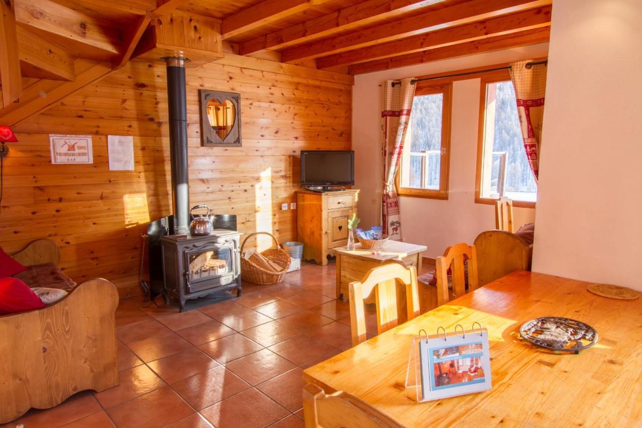 Chalet Le Mélézin hameau des Chazals Nevache Hautes Alpes Exterior foto
