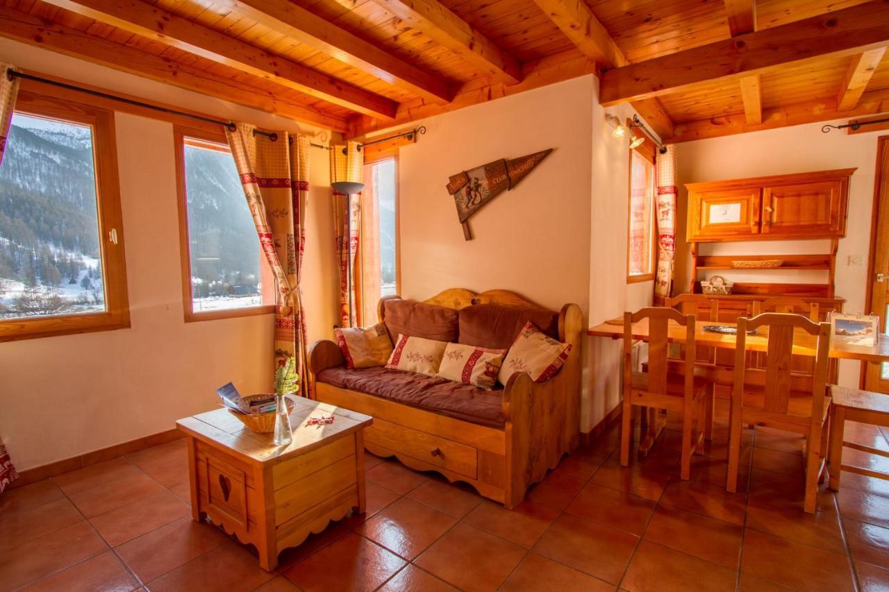 Chalet Le Mélézin hameau des Chazals Nevache Hautes Alpes Exterior foto